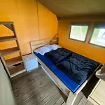 Strandcamping Jagtveld 斯赫拉芬赞德